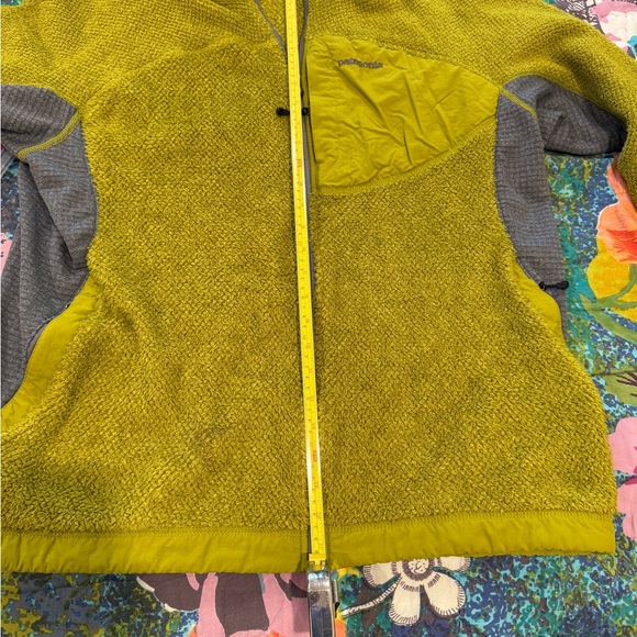 Patagonia “R” Fleece Jacket - Picture 3 of 11